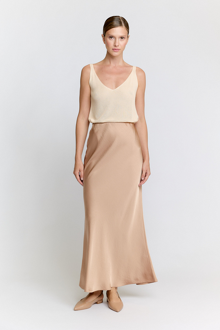 Юбка длиной макси.