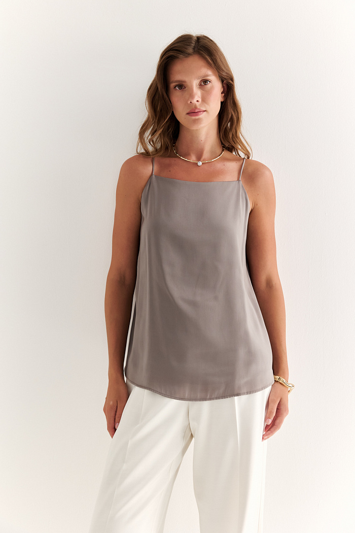 Топ на бретелях прямого силуэта с прямым вырезом горловины