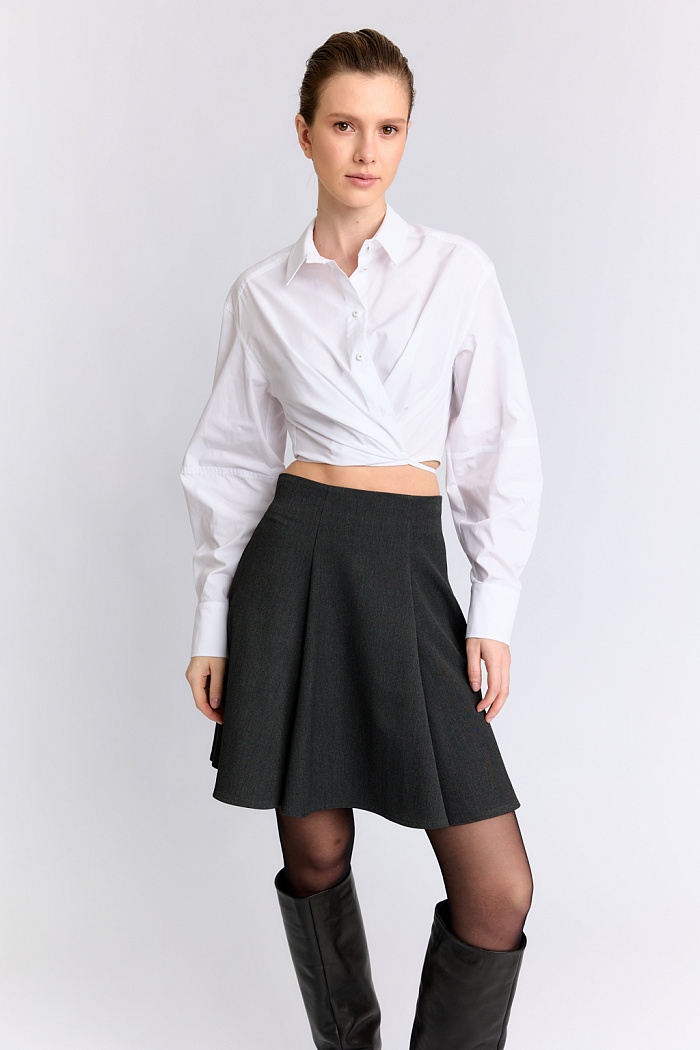 Блуза кроп  на завязках с фигурными рукавами