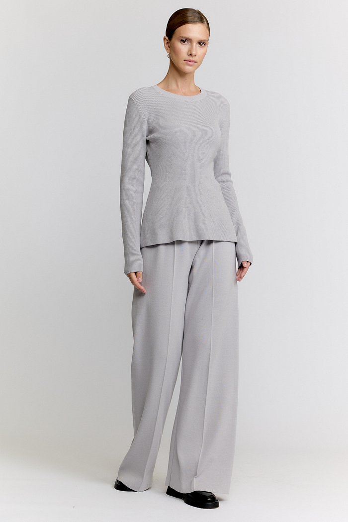 Брюки прямого силуэта.