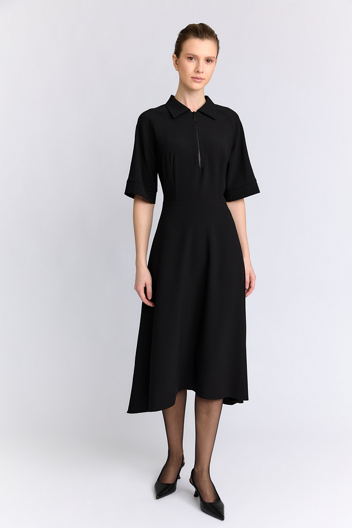 Платье с отрезной ассиметричной юбкой и застежкой по полочке на молнию