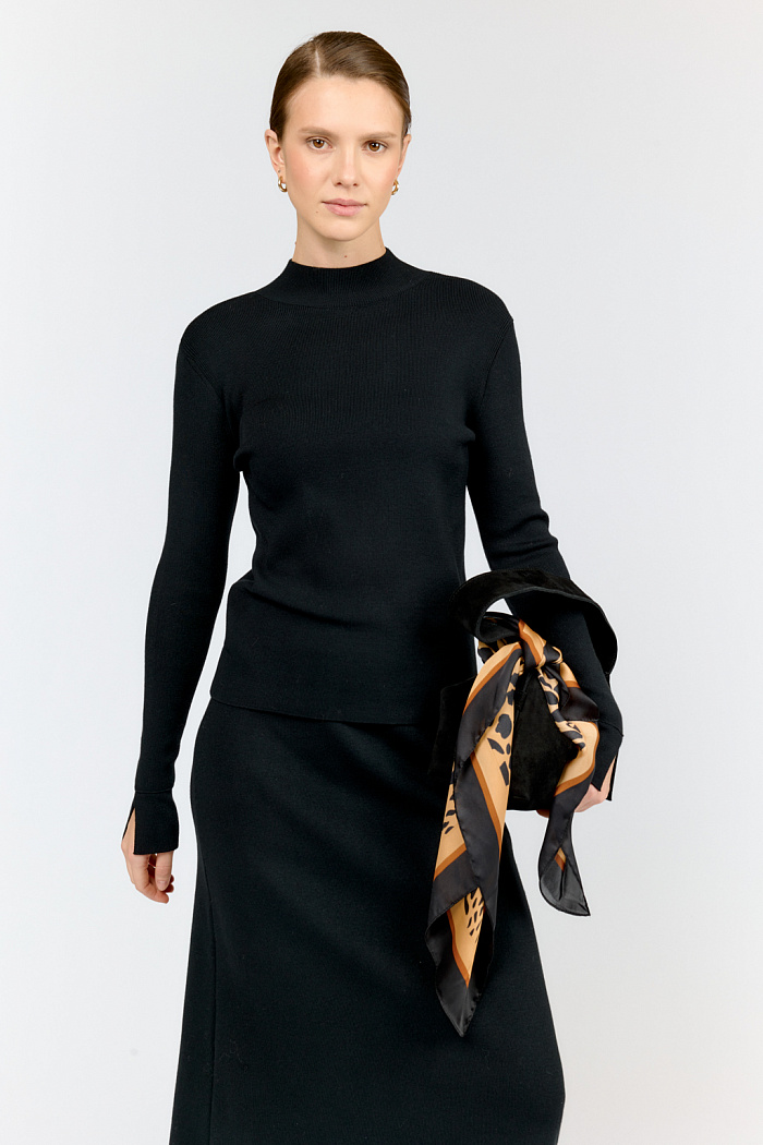 Водолазка полуприлегающего силуэта