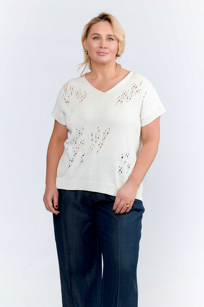 Джемпер без рукавов свободного кроя с V-образным вырезом.