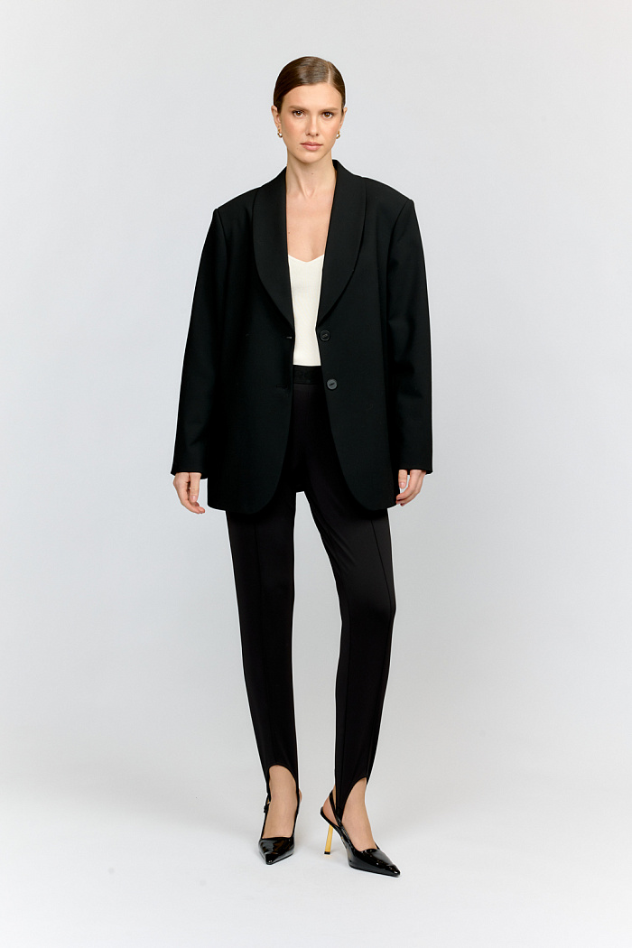 Леггинсы со штрипками из плотного эластичного трикотажа черного цвета — смелое решение для современного гардероба. Облегающая посадка выгодно подчеркет фигуру и сделает модель незаменимой для создания стильных образов. Идеально дополнят оверсайз-жакеты, удлинённые блузы и кожаные сапоги с высоким голенищем.