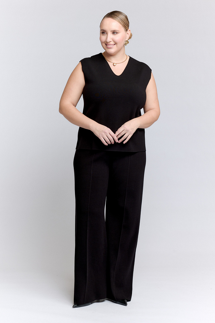 Брюки прямого силуэта.