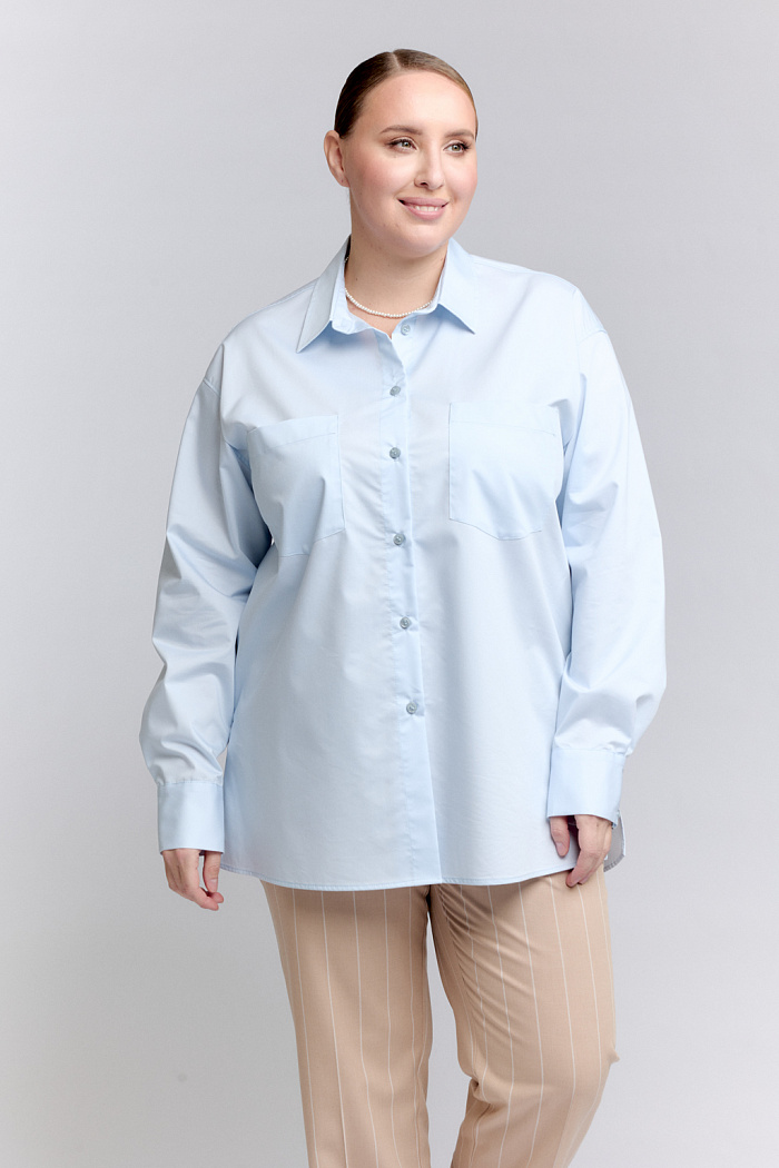 Блуза оверсайз силуэта с вышивкой по спинке