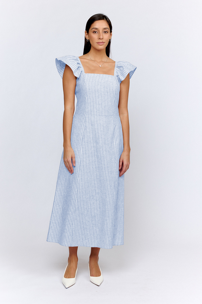 Платье-сарафан с отрезной юбкой-шестиклинкой длиной миди. Рукава крылышки.