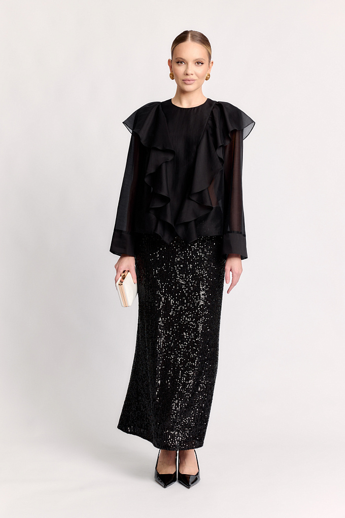 Блуза с двумя вертикальными воланами на полочке и спинке.