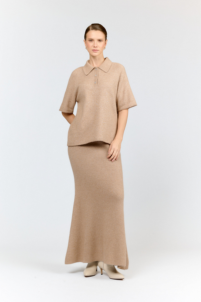 Юбка силуэта трапеция от колен длиной макси