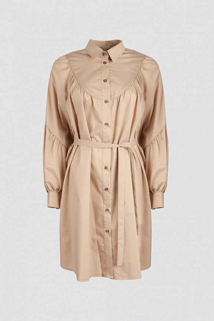 Платье силуэта трапеция с декоративной кокеткой по полочке. Приталивается поясом.