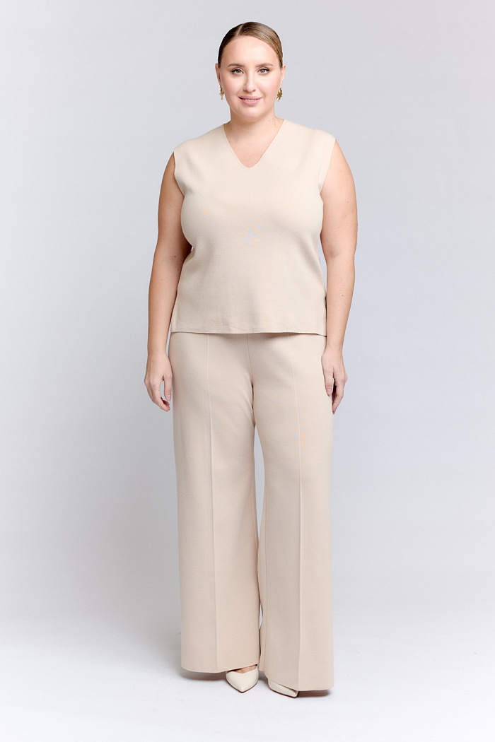 Брюки прямого силуэта.