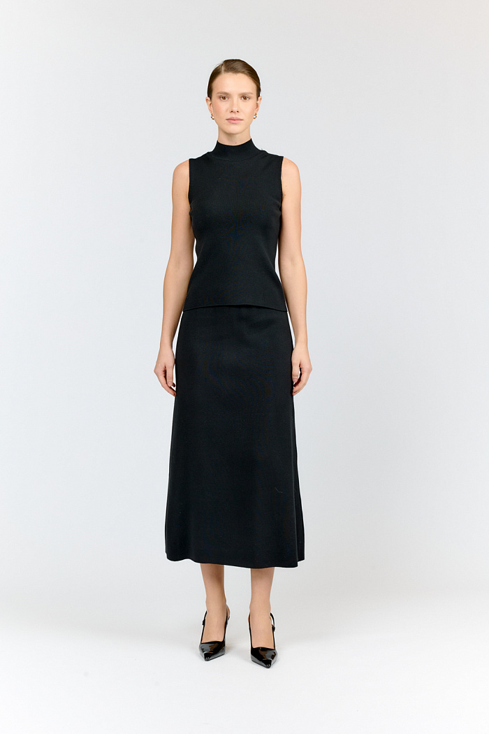 Юбка силуэта трапеция длиной миди