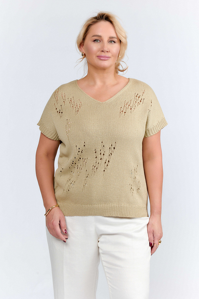 Джемпер без рукавов свободного кроя с V-образным вырезом.