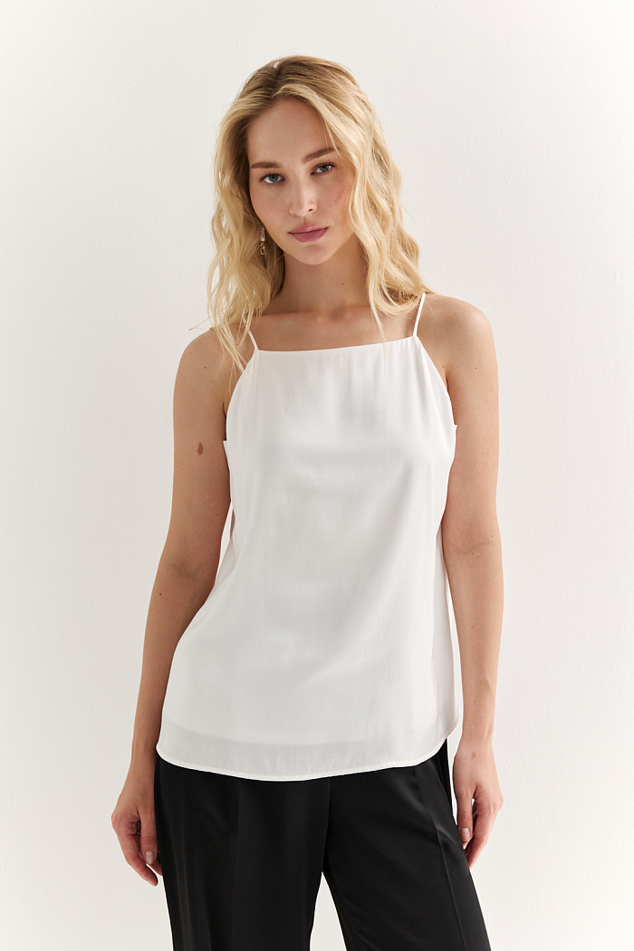 Топ на бретелях прямого силуэта с прямым вырезом горловины