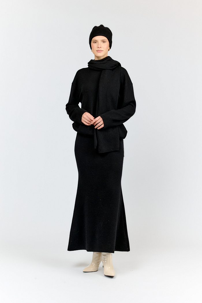 Юбка силуэта трапеция от колен длиной макси