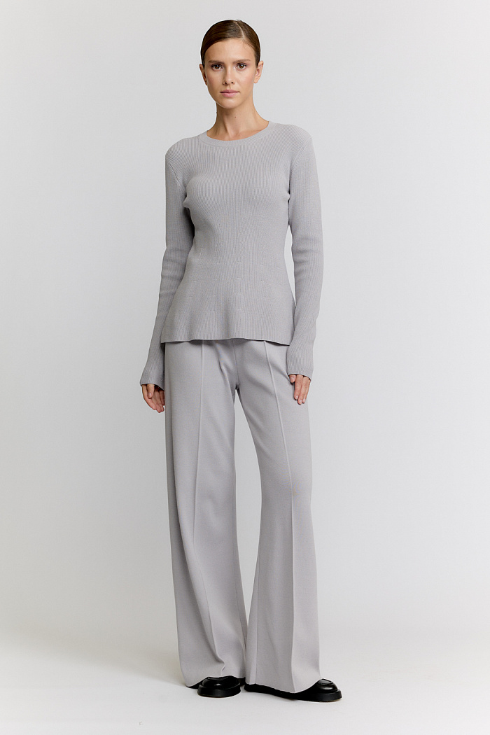 Джемпер полуприлегающего силуэта с круглым вырезом