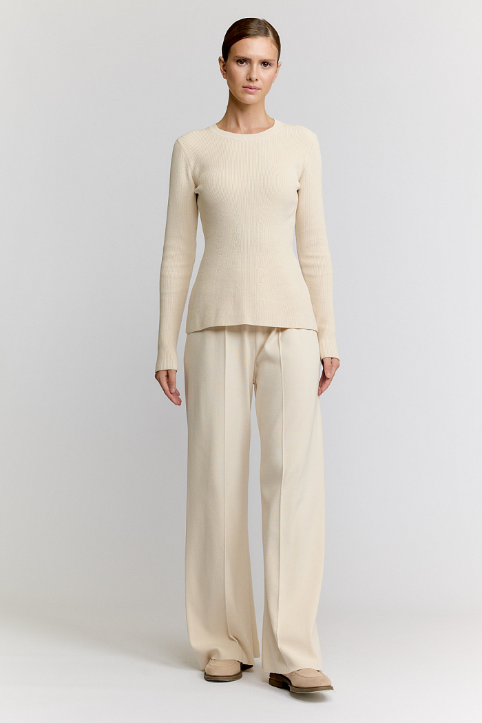 Джемпер полуприлегающего силуэта с круглым вырезом