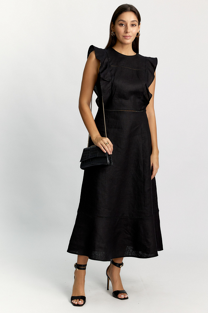 Платье с иммитацией "крылышек" и оригинальными тесемками в качестве декора. Длина миди.