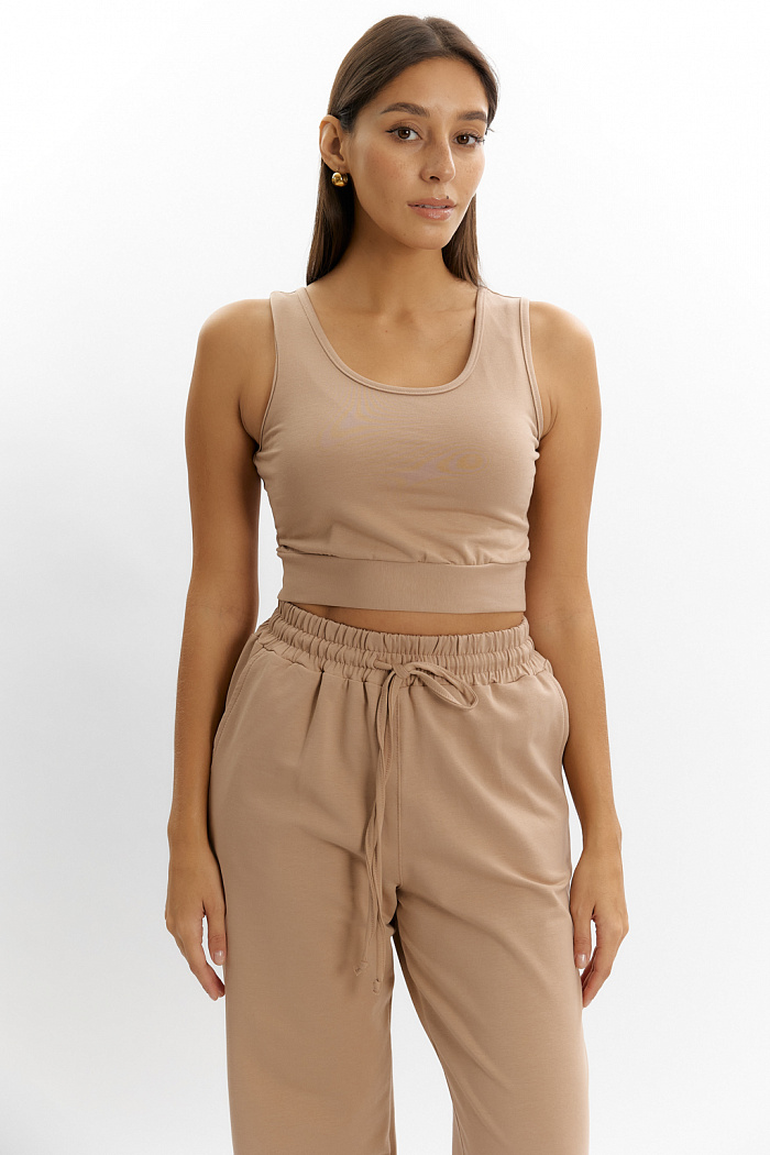 Топ трикотажный укороченный. По низу резинка.