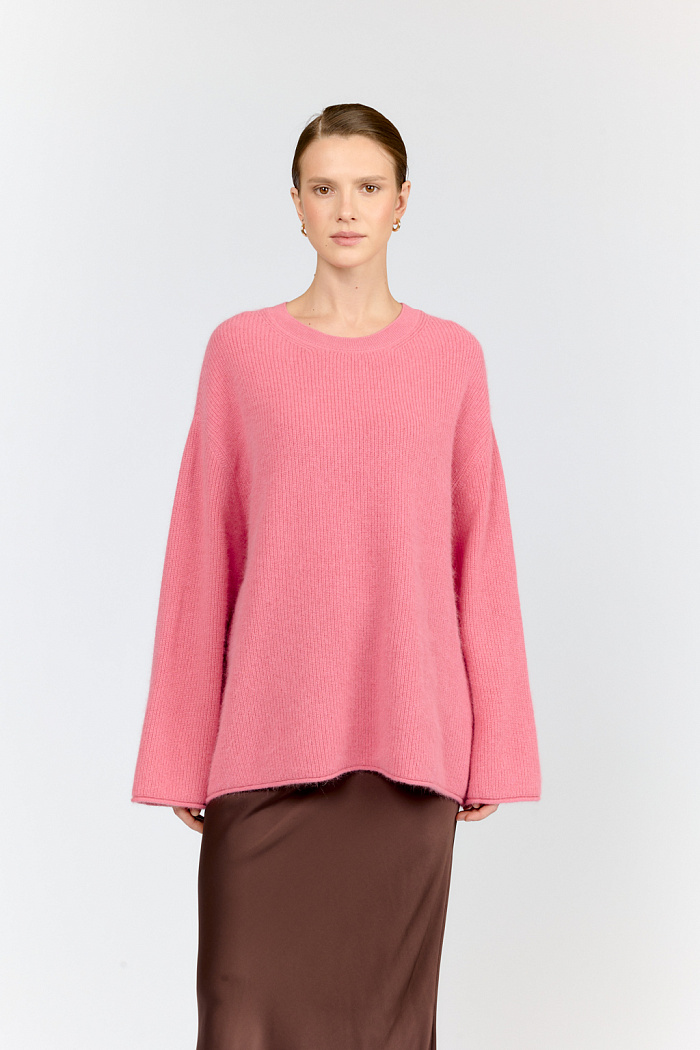 Джемпер оверсайз силуэта длиной выше бедер